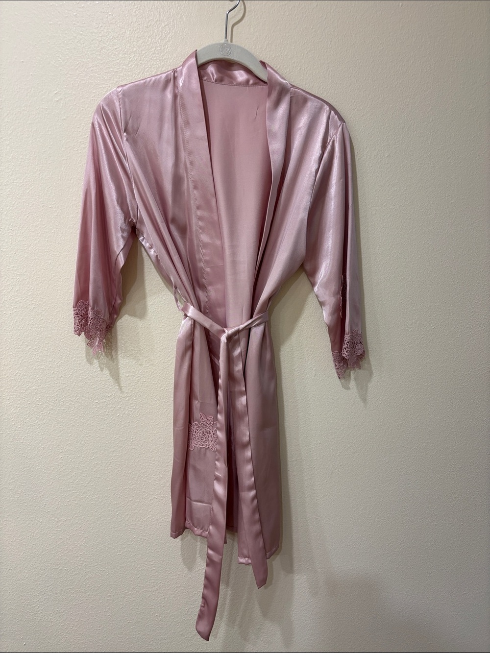 Silky Mauve Satin Lace-Trim Kimono Robe - Pink - size 0